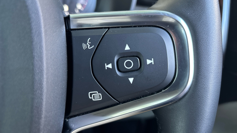 Volvo Xc40 2.0 B4P Inscription Pro 5dr Auto [7 speed] Petrol Estate